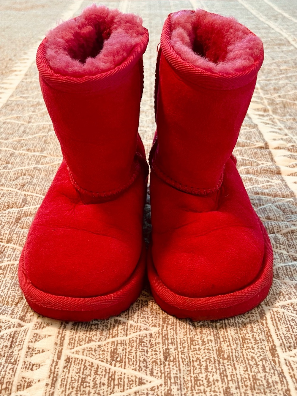 UGG Toddlers Classic II Boots Size 9 Sachet Pink Sheepskin Kids